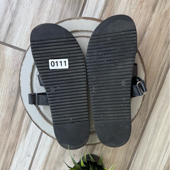 Steve Madden Mayven Slide Sandal Women’s 9.5 Black Leather Adjustable Strap - Picture 2 of 7